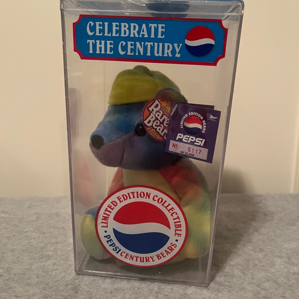 NWT Sealed Pepsi Limited Edition Rare Bear with Multicolor Design No 5117